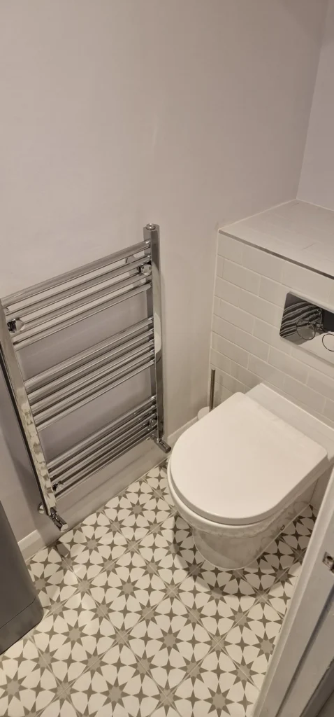 10 greenway - cloakroom-1