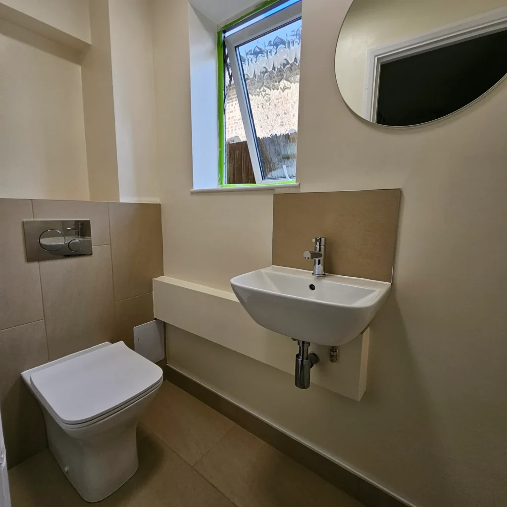 17 newton close - cloakroom-1