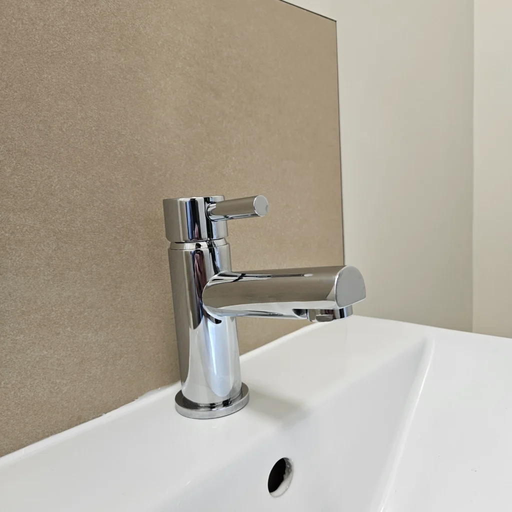 17 newton close - cloakroom-2