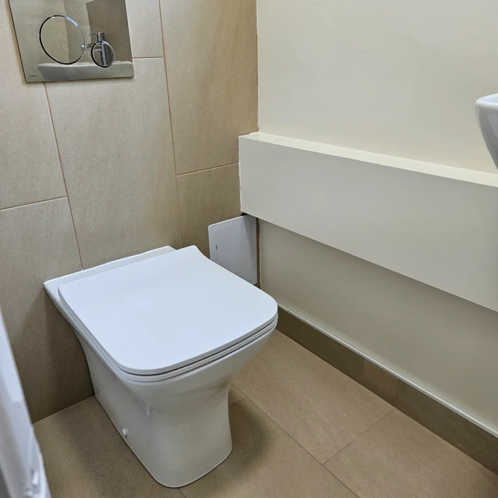 17 newton close - cloakroom-3