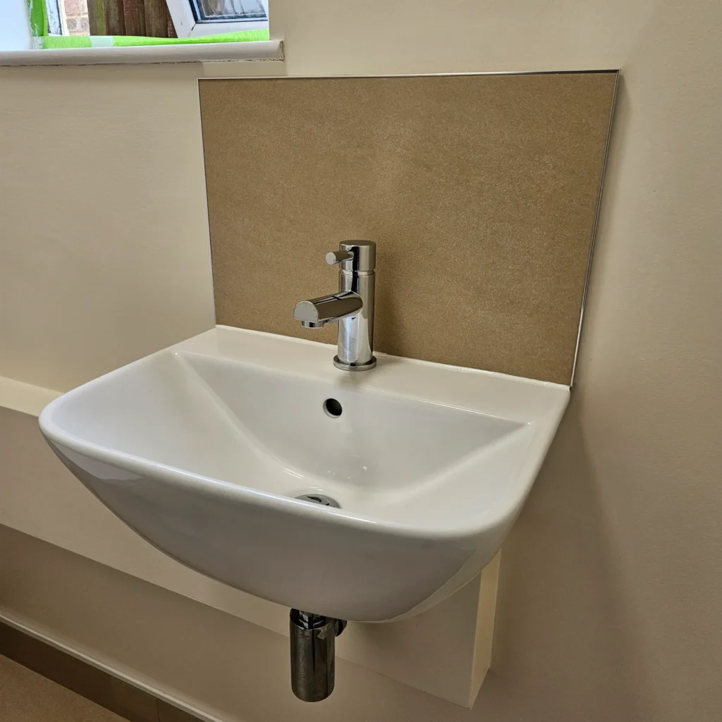 17 newton close - cloakroom-4